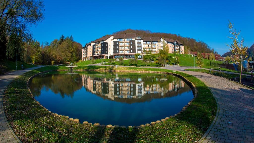 Terme Olimia - Aparthotel Rosa ポドチェトルテク エクステリア 写真